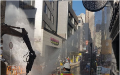 【有片多圖】威靈頓街掘爆水管 鹹水浸壞貴價水果損失逾萬元