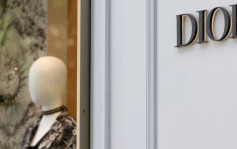 Dior︱意大利警指外判商榨压中国黑工  标价2.6万手袋成本仅560元