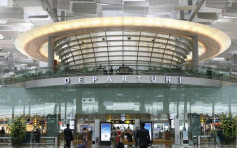 买机票送别爱妻不登机 星汉樟宜机场违法被捕	