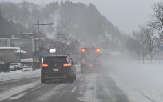 加拿大卑诗省巴士滑出公路4死53伤 疑路面结冰肇祸