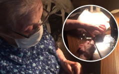88岁帕金逊症婆婆严重颤抖 坚持缝口罩送前线抗疫医护