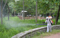 食環署加強天水圍滅蚊 陳肇始籲市民清理積水