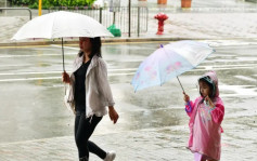 天文台｜受廣闊低壓槽影響本港今日天氣不穩定 雨勢有時頗大及有狂風雷暴