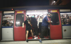 【沙田衝突】示威者沙田站阻止東鐵綫列車開出