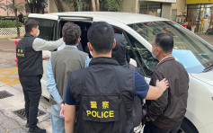 警方荃灣打擊街頭賭博 4翁涉嫌聚賭被捕 