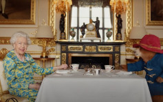 英女皇逝世｜柏靈頓熊發推文悼念 曾共同演出登基白金禧年慶祝短片  