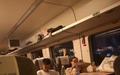 广深高铁故障多班列车延误 乘客又热又饿困车厢