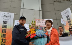 团体警察总部外抗议七警案判刑过重