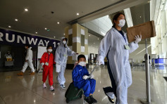 医管局称机场有病徵入境人士直接送院 集中医院人手