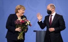 「默克尔时代」落幕 德国新总理朔尔茨宣誓就任