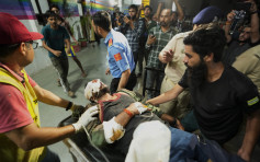 印度喀什米尔载有朝圣者的巴士遇袭击 堕深谷致9人亡33人伤