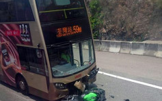 屯門公路電單車失控自炒 鐵騎士險遭巴士輾過