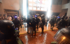 【荃葵青游行】防暴警察众安街青山公路制服多名示威者及市民