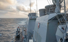 美军导弹驱逐舰今早通过台湾海峡 解放军批破坏地区稳定