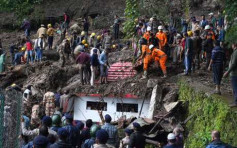 印度北部暴雨引发洪灾已致65人亡　一座神庙倒塌