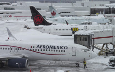 暴雪袭加国卑诗省 温哥华国际机场数百航班延误或取消