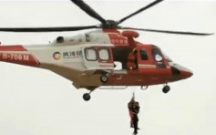越野車傾覆司機被困內蒙沙漠 直升機跨省營救