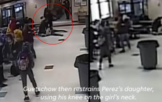 美国12岁少女校内与人争执 遭警员跪颈制服