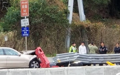 西九龍公路私家車掃欄再撞2車 2人受傷