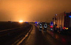 立陶宛天然气管爆炸 火焰直冲50米高空无人伤亡