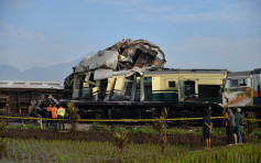 印尼萬隆2火車相撞   多節車廂變形釀3死28傷
