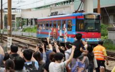 港铁「多啦A梦」主题列车今起游走轻铁、东铁綫及机场快綫 兆康站变身主题月台