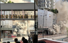 葵涌廣場地下茶餐廳濃煙衝天 消防趕至救熄
