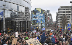 联合国气候变化大会揭幕 6.5万人示威促严格执行减排