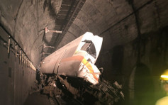 工程车滑落致太鲁阁号出轨增至50死 成台铁过去40多年最严重事故