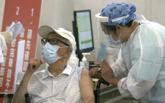 台灣展開新冠疫苗接種 2日內11名長者猝死