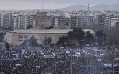 希腊10万人示威 抗议邻国使用「马其顿」作国名