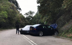 【有片】荃锦公路两Tesla相撞 疑越线爬头肇祸