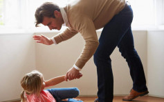 法国会通过新法案 禁止家长体罚子女
