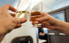 德国研究：搭飞机这情况下喝酒恐致命 3大因素结合伤一器官