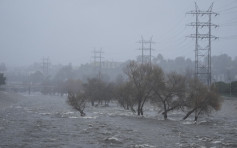 风暴再袭加州影响4000万人　8县进紧急状态近85万户停电