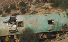 秘鲁双层巴士堕崖酿44死 至少20多人伤