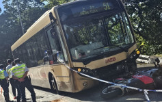 荃錦公路電單車巴士相撞 鐵騎士捲車底送院不治