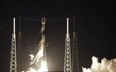 美国SpaceX送60枚卫星上太空 将为全球提供稳定互联网服务