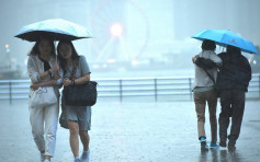 雷警生效 香港有狂风雷暴 