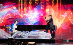 谢霆锋与郎朗任金鸡奖表演嘉宾  钢琴搭电结他演绎电影金曲