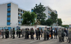 【元朗遊行】警民元朗警署外對峙 防暴警向前推進防線