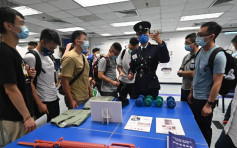 警队办招募日吸1400人参与 有退役运动员望入警队维护香港安定