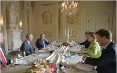 普京訪柏林晤默克爾商雙邊關係及經濟合作