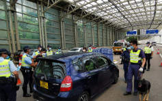 警拘马鞍山司机涉药驾藏毒 女乘客同被捕