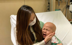 4歲小戰士Sheldon麻醉醒來即攬媽媽爆喊 媽媽：今午切除腫瘤
