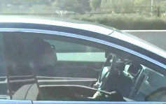 Tesla司机熟睡自动驾驶 120公里飞驰加州公路