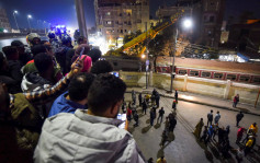 埃及火車出軌撞入月台 至少2死16傷