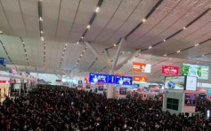春运人潮挤满深圳北站 实名验票安检造成阻塞