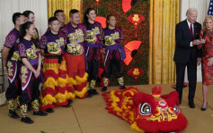 拜登白宮主持農曆新年活動 第一夫人穿中國刺繡紅裙
