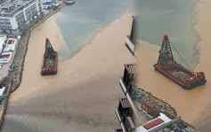 暴雨连场 黄泥水覆盖将军澳工业邨对开海面